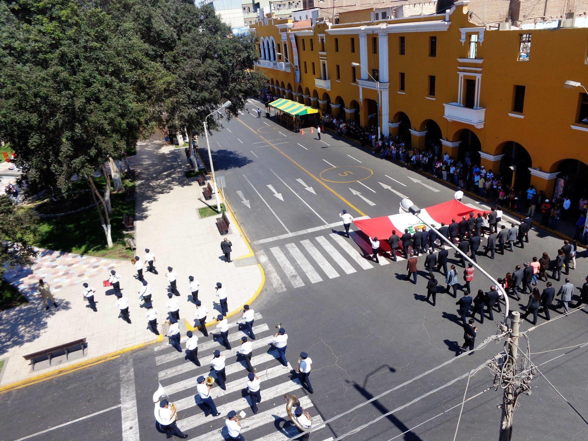 Hotel Colon Plaza Ica Exterior photo